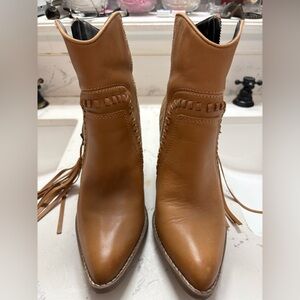 Dingo Brown Leather Ankle Boots